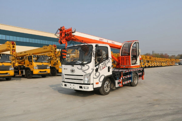 藍(lán)牌K5噸汽車吊 一汽解放